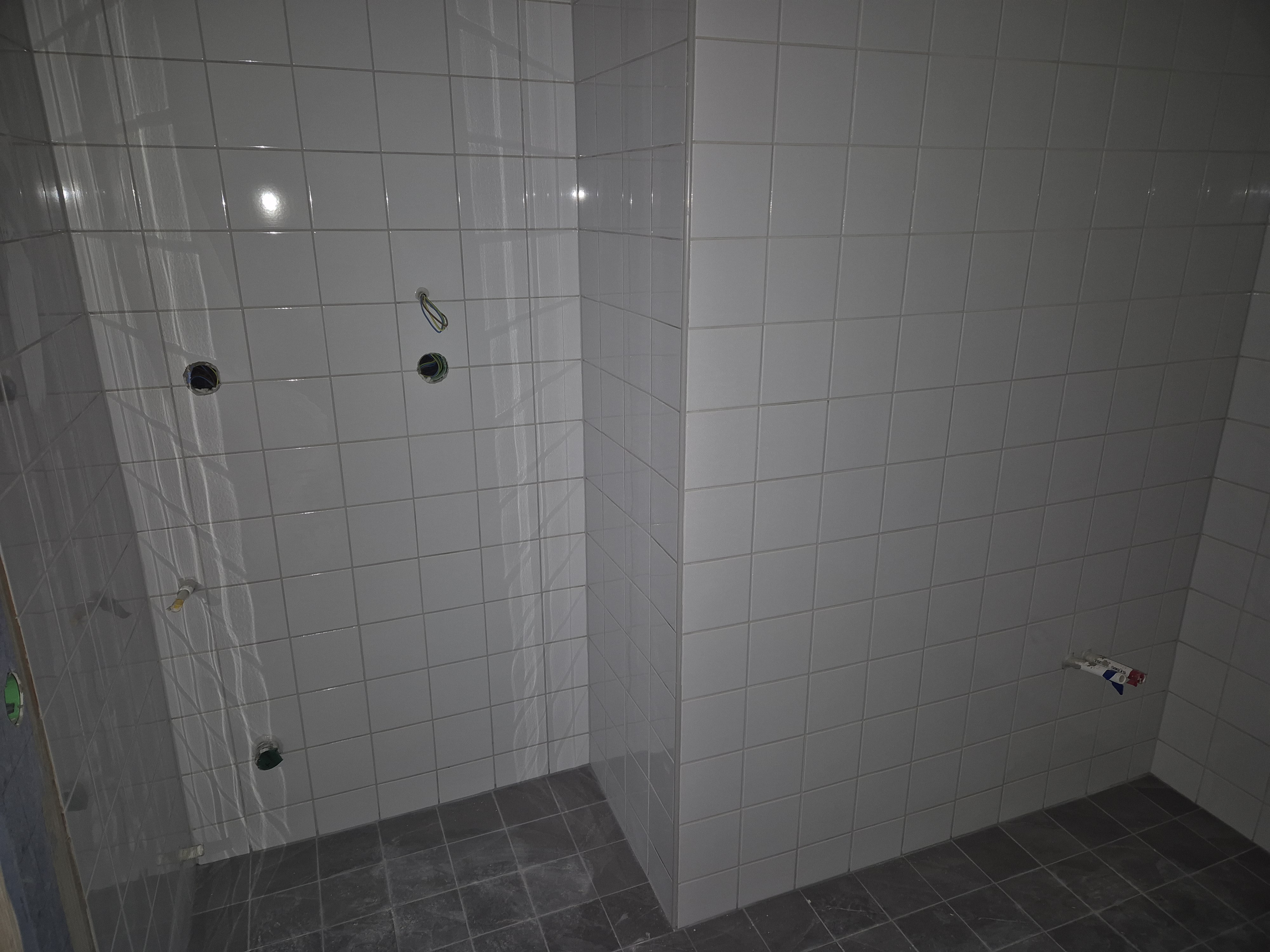 En bild på nyproduktion 250829 badrum